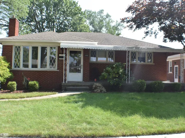 8480 Menge St, Center Line, MI 48015