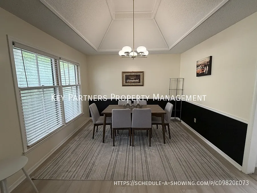 6501 Long - Great Space! — Photo 3