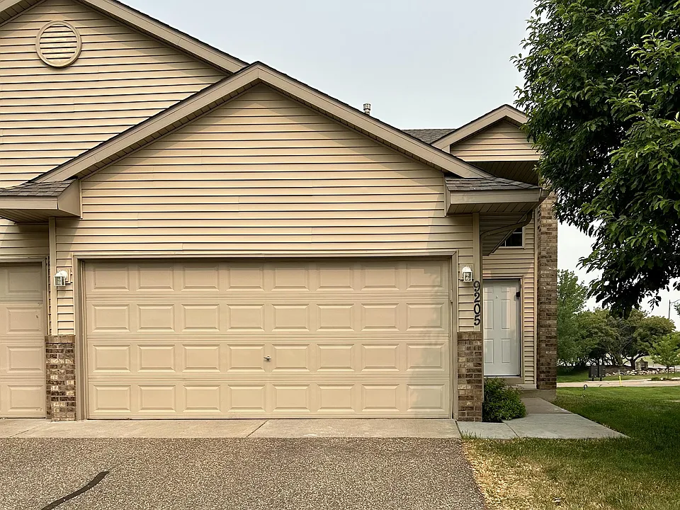 9205 Orchard Cir