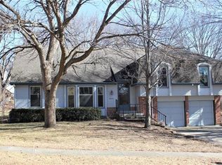 8207 Haskins St, Lenexa, KS 66215