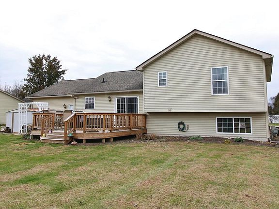4th image of 477 Meadowland Dr