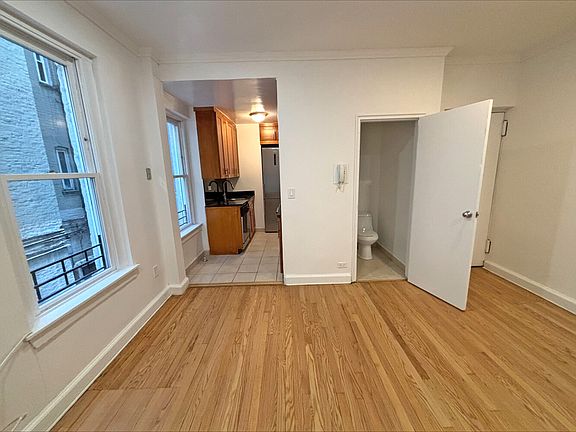 5th image of 205 E 66th St #204