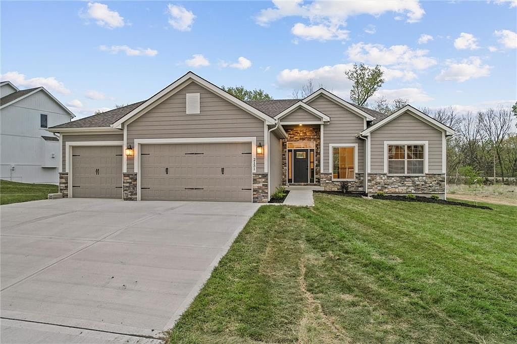 2131 Crooked Creek Dr, Kearney, MO 64060 | MLS #2417187 | Zillow