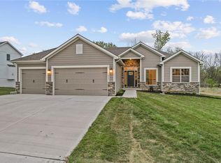 2131 Crooked Creek Dr, Kearney, MO 64060