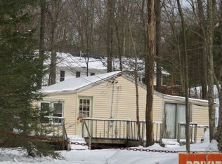 3918 Lois Ln, East Stroudsburg, PA 18302