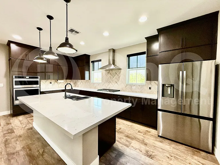 687 W Flintlock Way — Photo 4