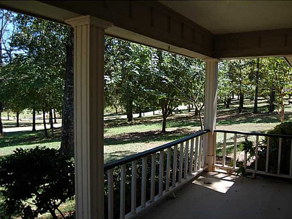 4th image of 332 Woodard Dr