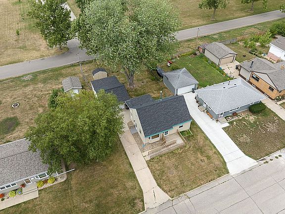 4th image of 2452 Lauren Dr SW