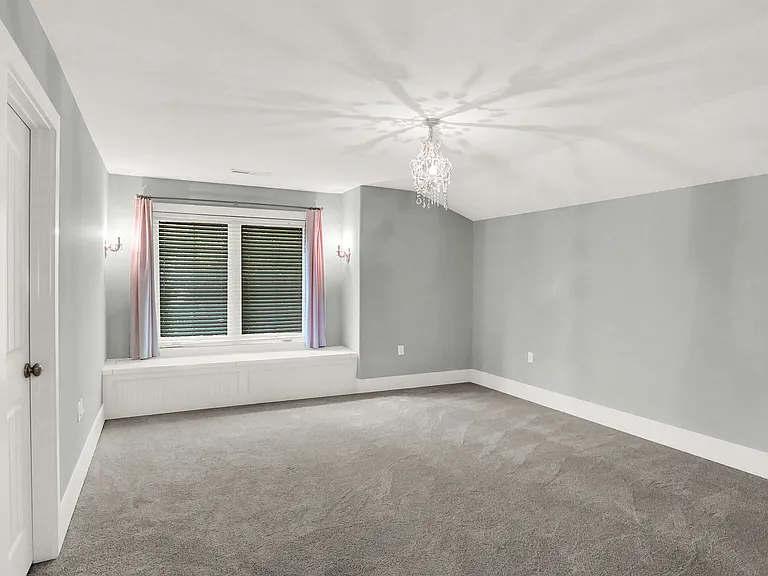 16893 Oak Manor Dr — Photo 55