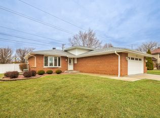 16612 Meadow Ct, Tinley Park, IL 60477
