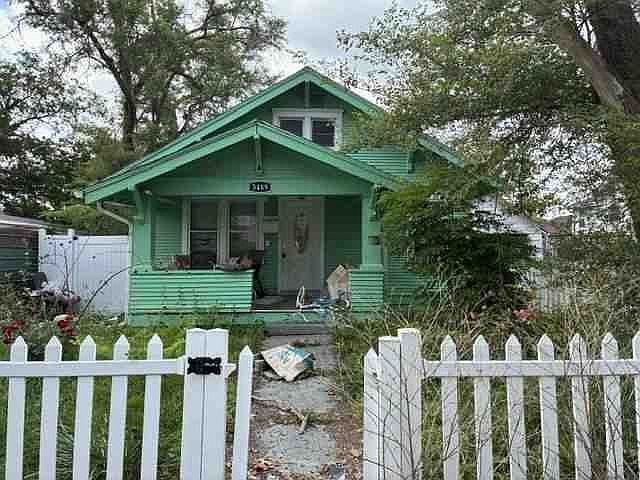 1st image of 3489 Boyd St