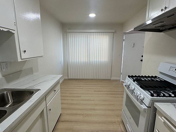 4th image of 121 S Chandler Ave APT C