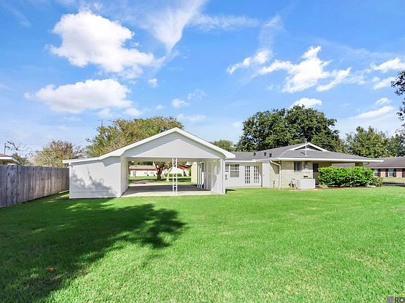5th image of 107 S Magnolia Dr