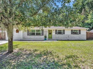 1015 N Unser St, Mount Dora, FL 32757