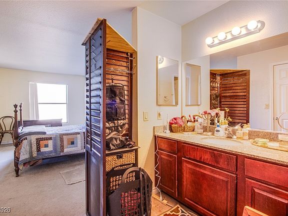 5th image of 2451 N Rainbow Blvd Unit 2065
