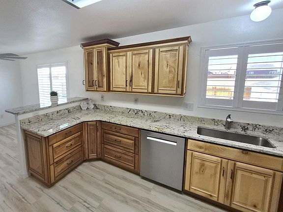 2nd image of 1828 Sioux Trail