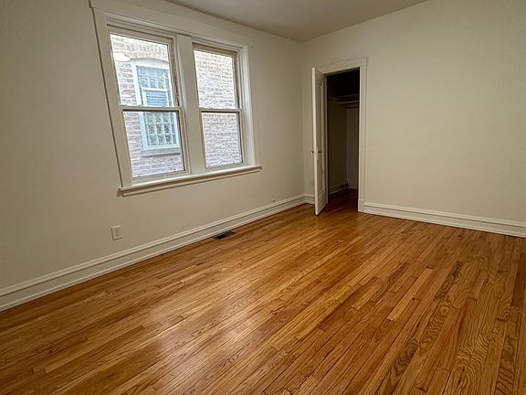 2nd image of 4238 W Wrightwood Ave #1E