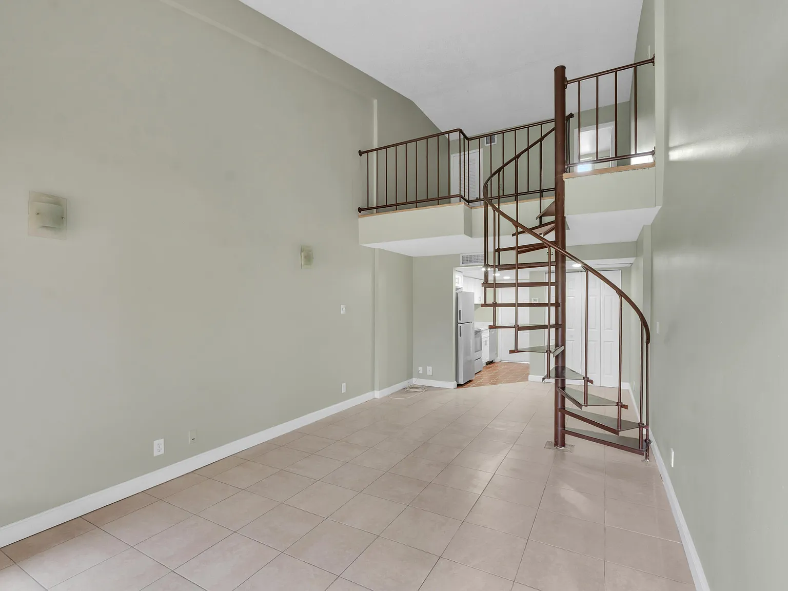 1 bed, 1.5 bath, 750 sqft, $1,500 — Photo 2