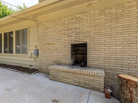 5th image of 1420 35th Ave