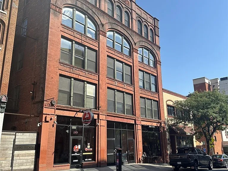 317 S Clinton St #2C — Photo 1