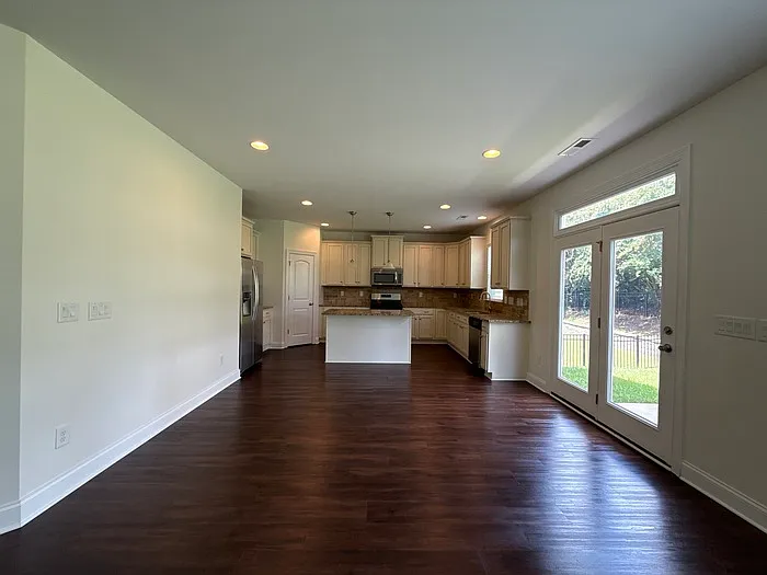 1019 Dunhill Ln — Photo 13