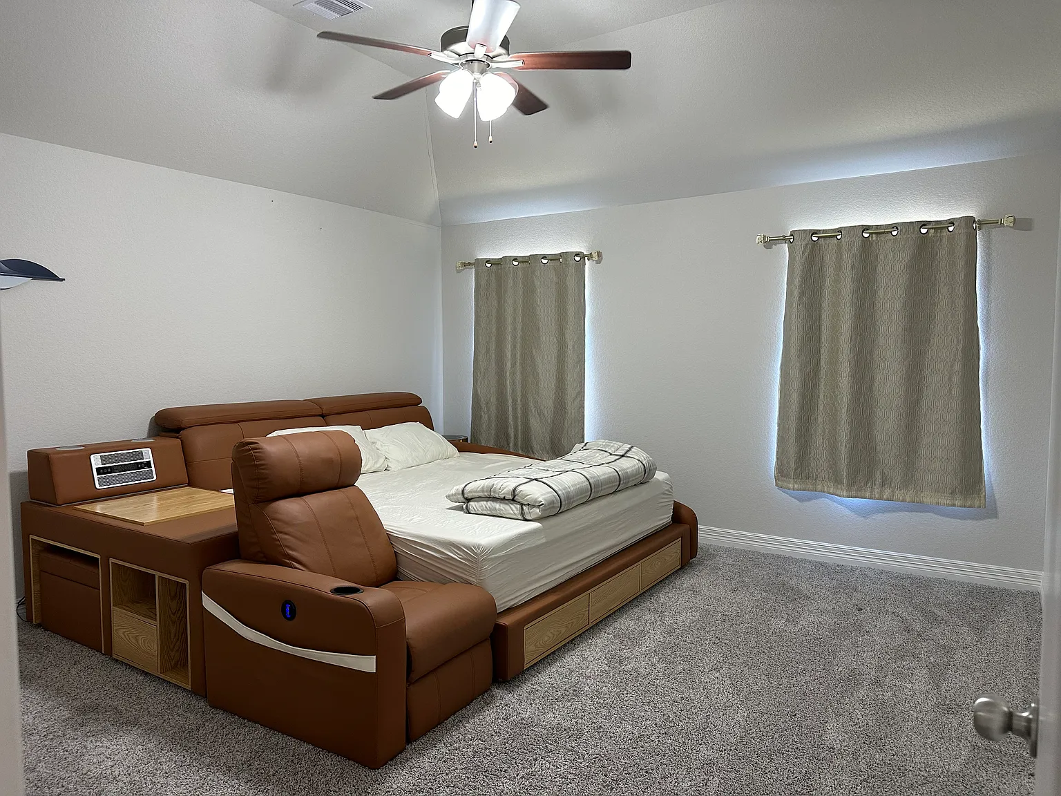 3 bed, 1800 sqft, $2,800 — Photo 3