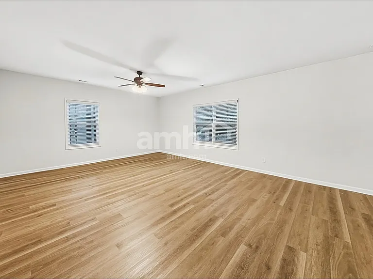 305 Switchback St — Photo 7