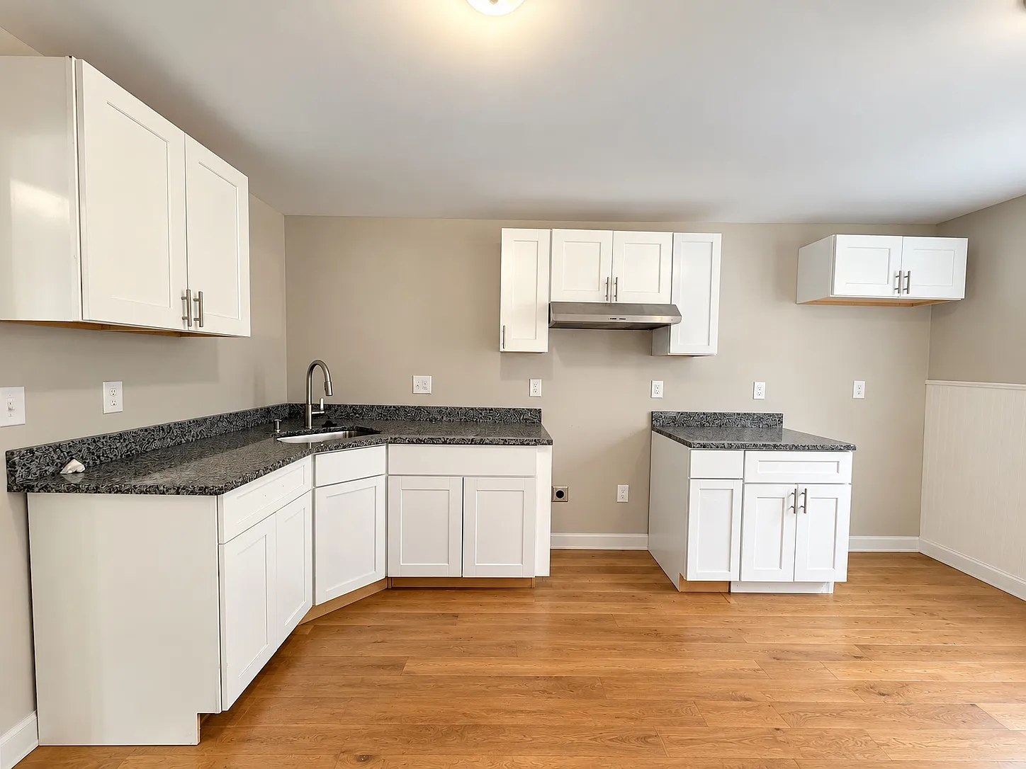 3 bed, 1873 sqft, $1,900 — Photo 2