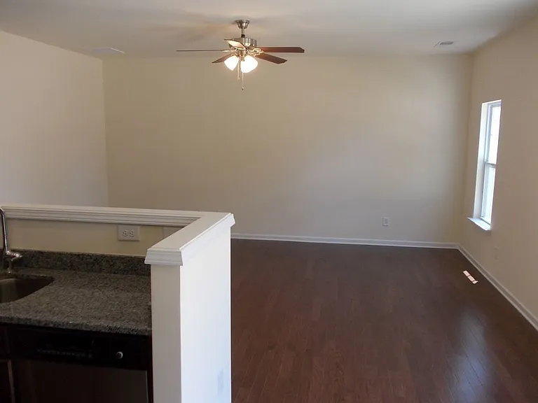 4602 Quinton Ln — Photo 7
