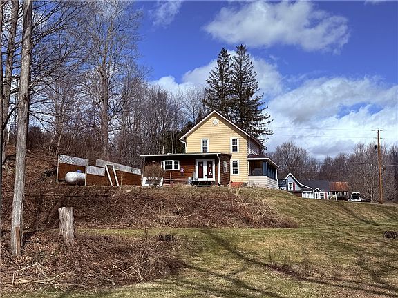 5th image of 386 Hamilton Valley Rd