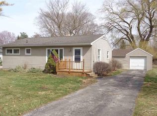 525 S Frost Dr, Saginaw, MI 48638