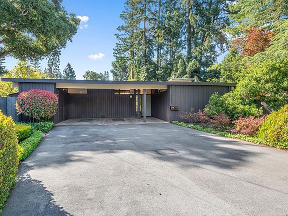 2nd image of 1641 Magnolia Ct