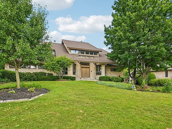 3rd image of 8420 Evergreen Ln