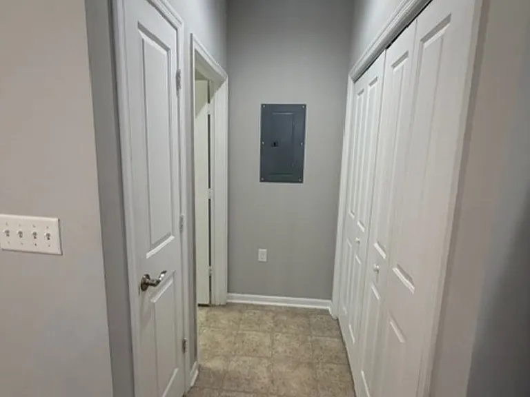 1609 Apsley Ct — Photo 40