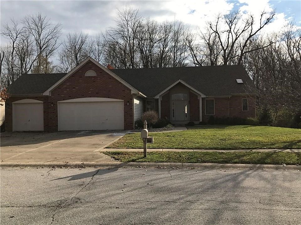1811 Blankenship Drive - Beautiful brick ranch with attached 3 car garage!