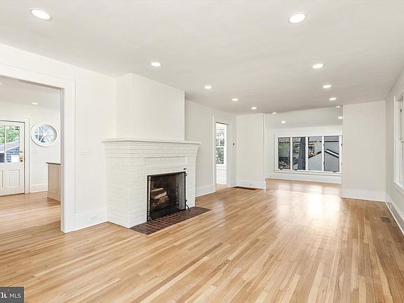 5th image of 2148 Pennington Rd