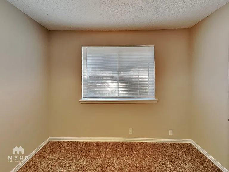 129 NE Michael Dr — Photo 11