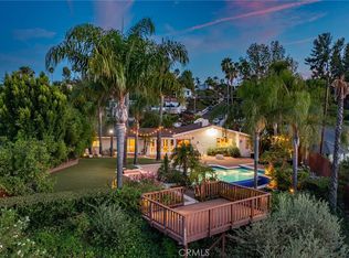 23365 Calvert St, Woodland Hills, CA 91367