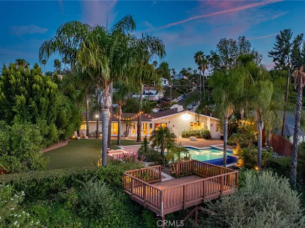 23365 Calvert St, Woodland Hills, CA 91367