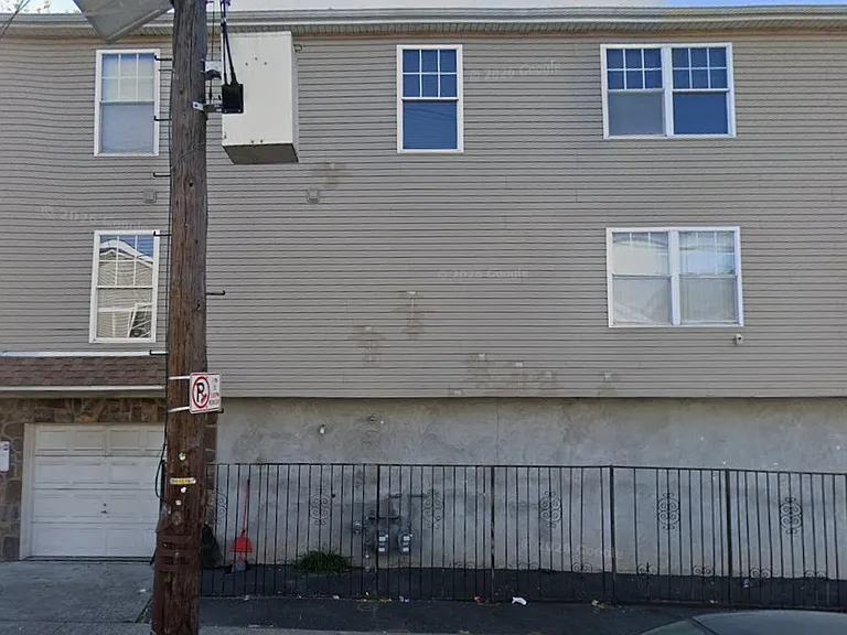 61 Madison St #1 — Photo 1