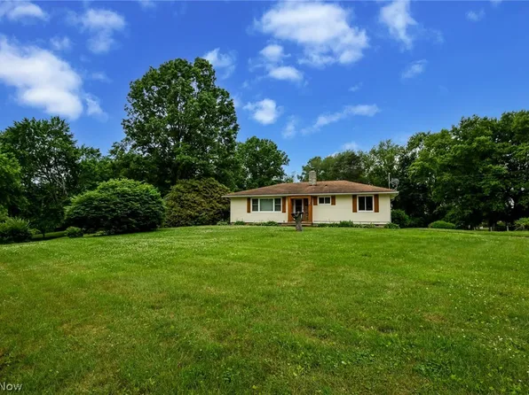 322 Skyview Dr, Akron, OH 44319