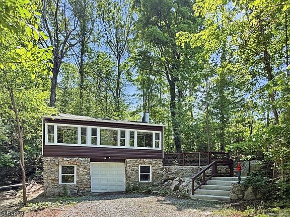 2nd image of 109 Union Rd