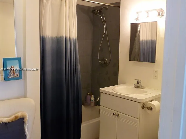 820 Euclid Ave #204 — Photo 11