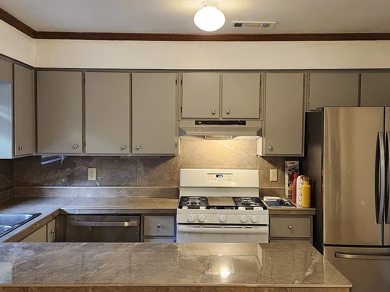 4705 Meadow Ave — Photo 9