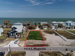 1414 S Magnolia St, Rockport, TX 78382