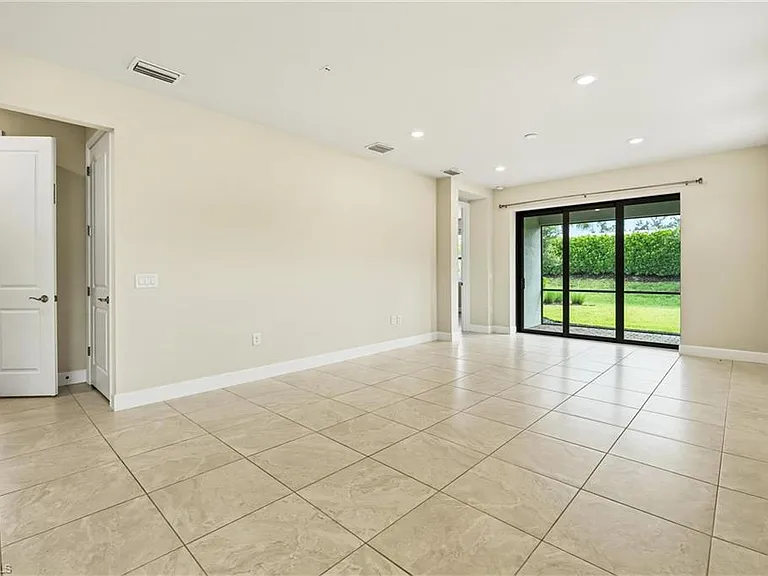 2244 Yellowfin Cir — Photo 5