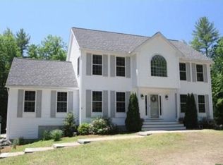 14 Meadow Brook Xing, Sandown, NH 03873