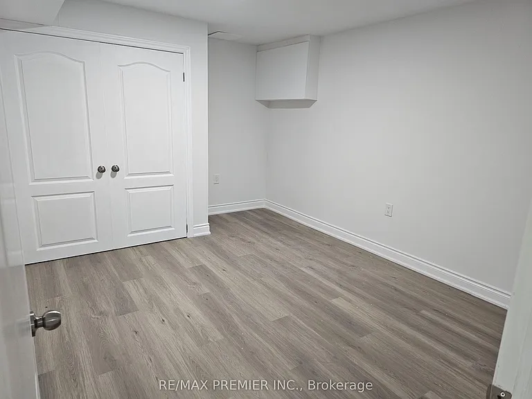16 Vineyard Ct #B — Photo 17