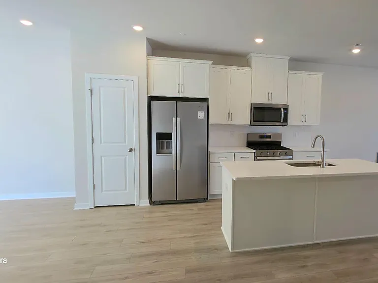 242 Talucci Dr — Photo 16
