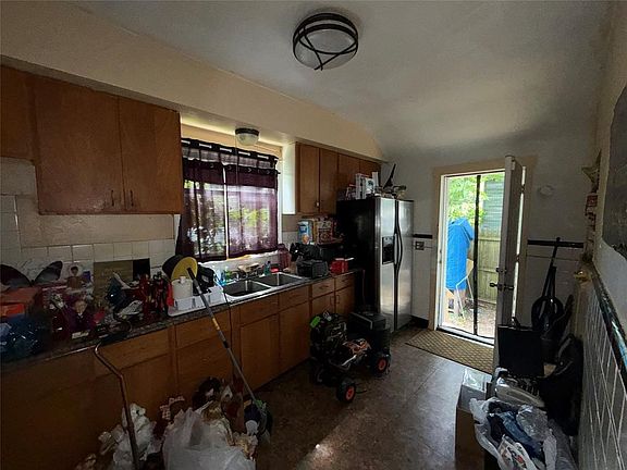 3rd image of 11 Rutherford St